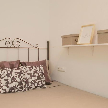Lovely Apt In The City Center - 15M Walk Giralda เซบีญา ภายนอก รูปภาพ