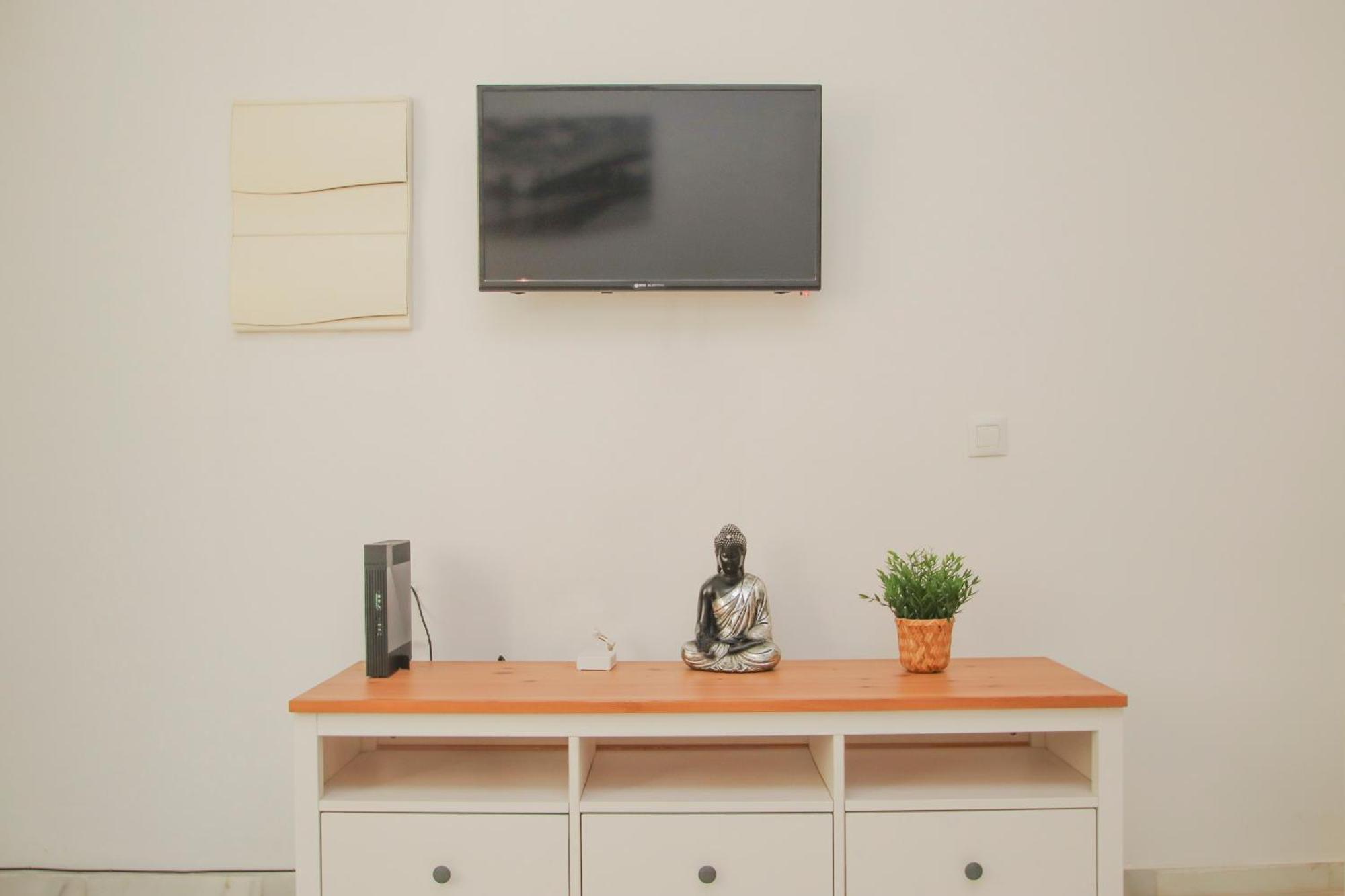 Lovely Apt In The City Center - 15M Walk Giralda เซบีญา ภายนอก รูปภาพ