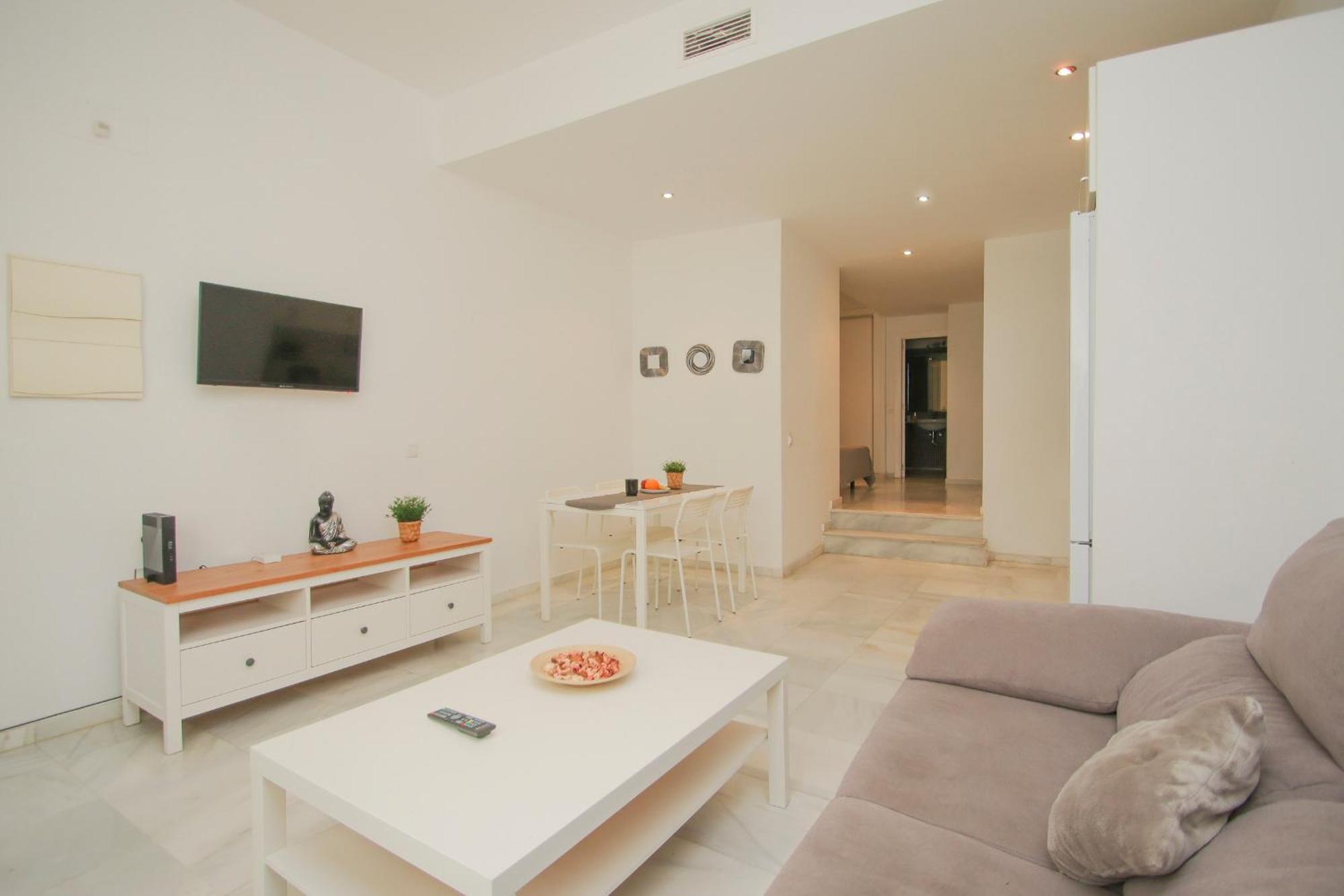 Lovely Apt In The City Center - 15M Walk Giralda เซบีญา ภายนอก รูปภาพ