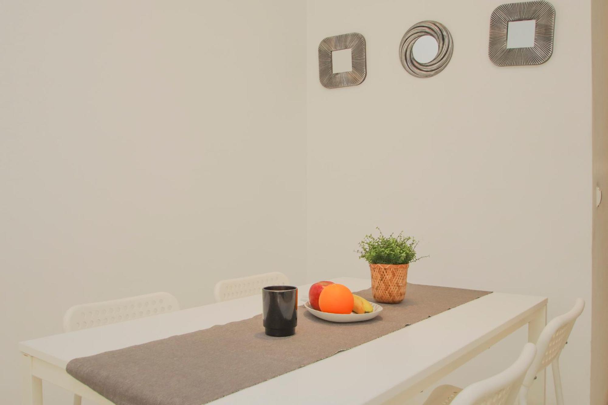 Lovely Apt In The City Center - 15M Walk Giralda เซบีญา ภายนอก รูปภาพ