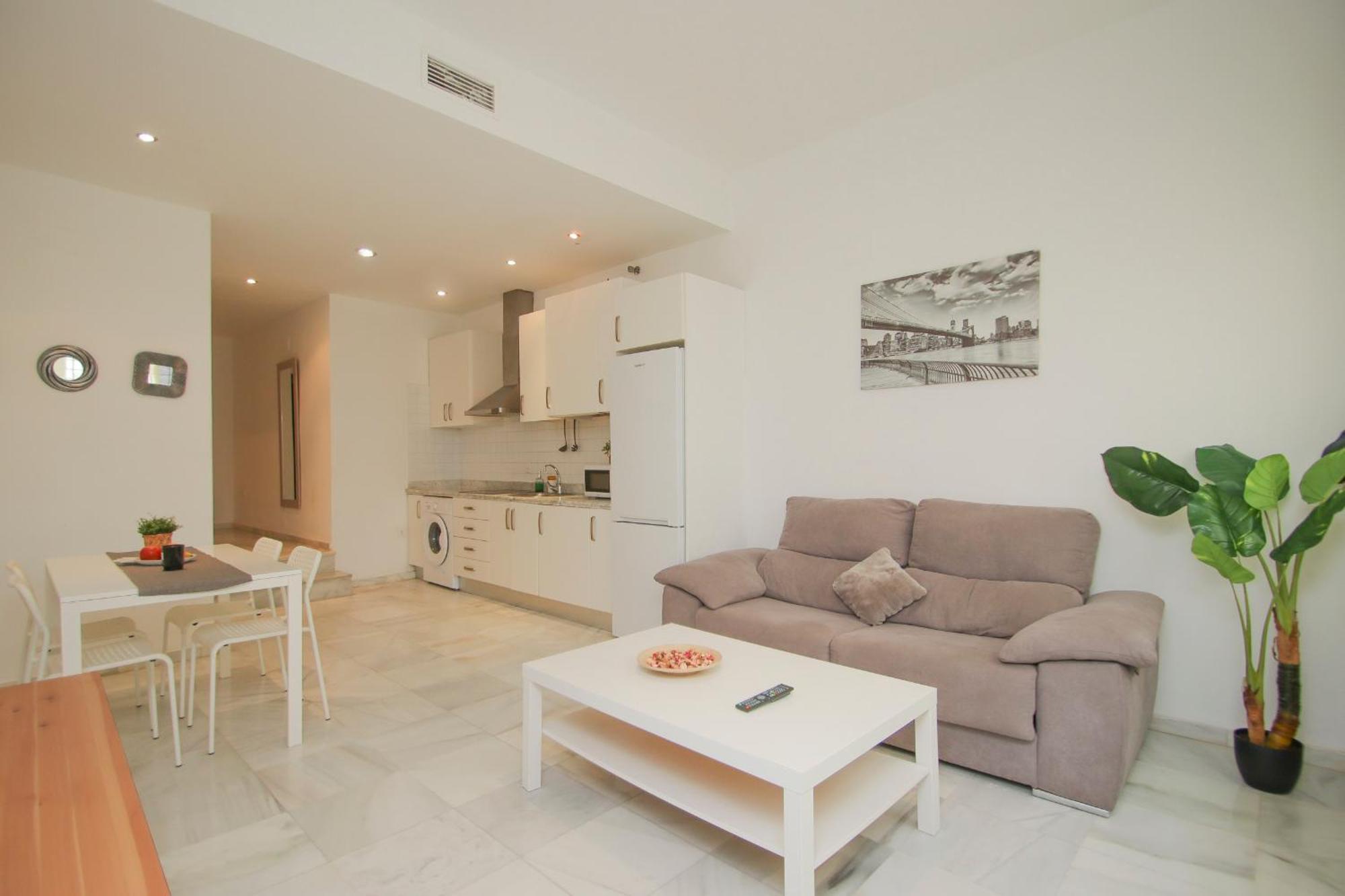 Lovely Apt In The City Center - 15M Walk Giralda เซบีญา ภายนอก รูปภาพ