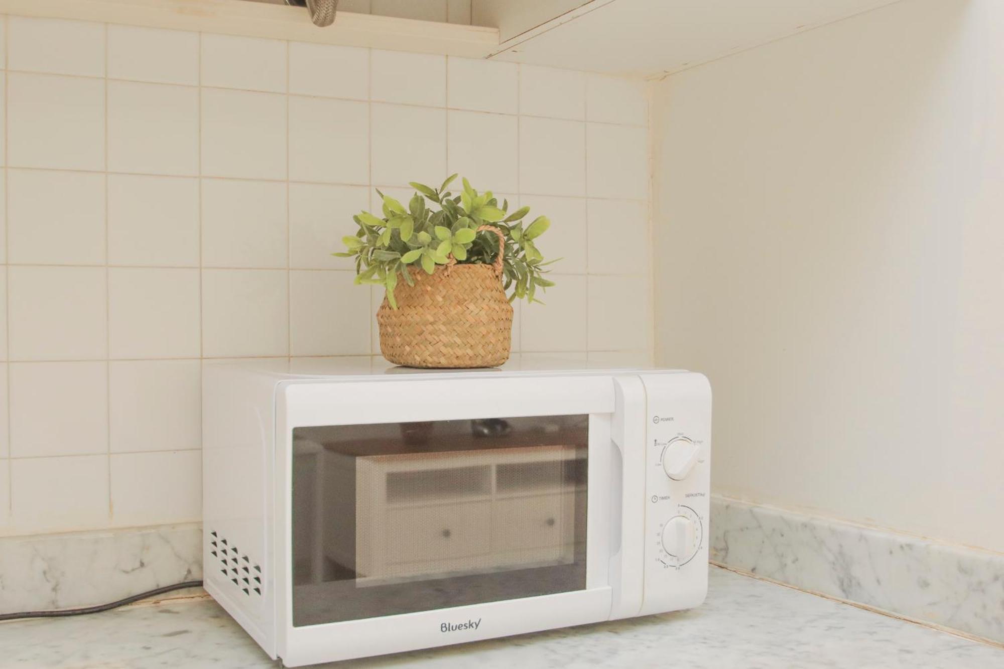 Lovely Apt In The City Center - 15M Walk Giralda เซบีญา ภายนอก รูปภาพ